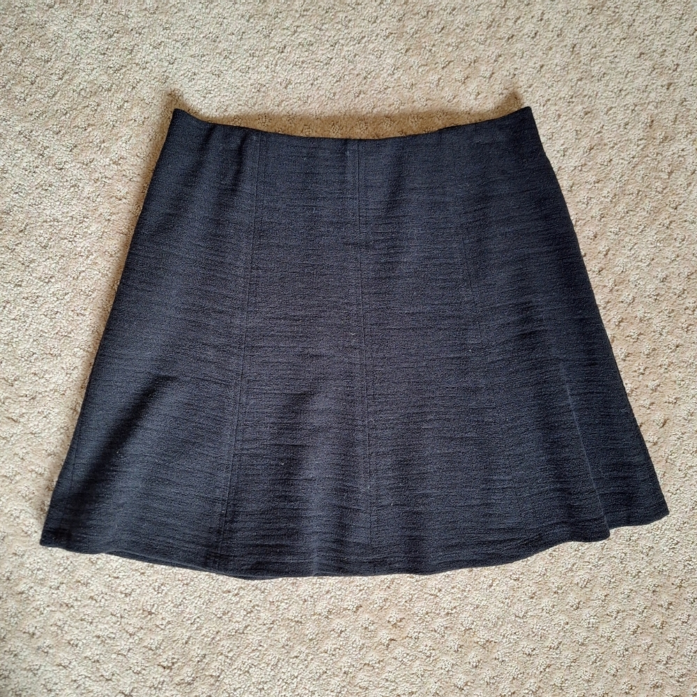 Ann Taylor LOFT Black Stretchy Skirt Women's size Medium
